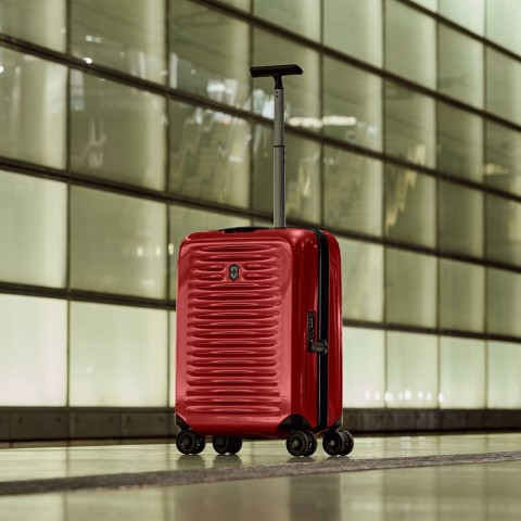 VICTORINOX AIROX GLOBAL HARDSIDE CARRY-ON, Red